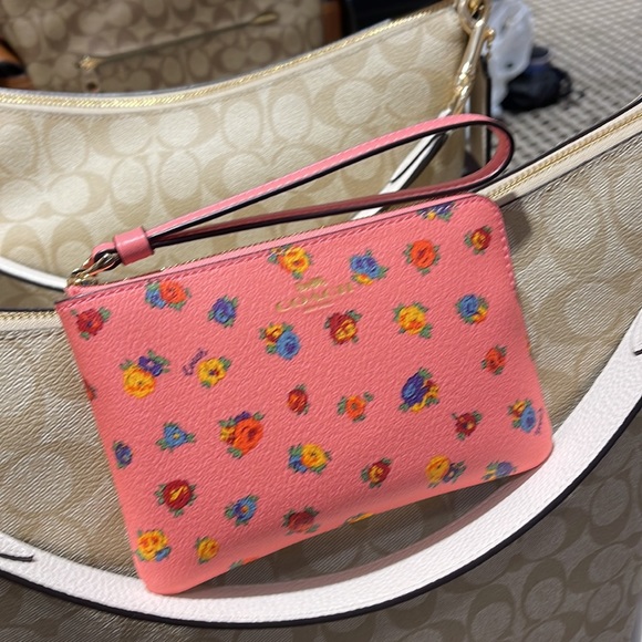 Coach Corner Zip Wristlet With Mini Vintage Rose Print Pink Lemonade Multi - Picture 5 of 16